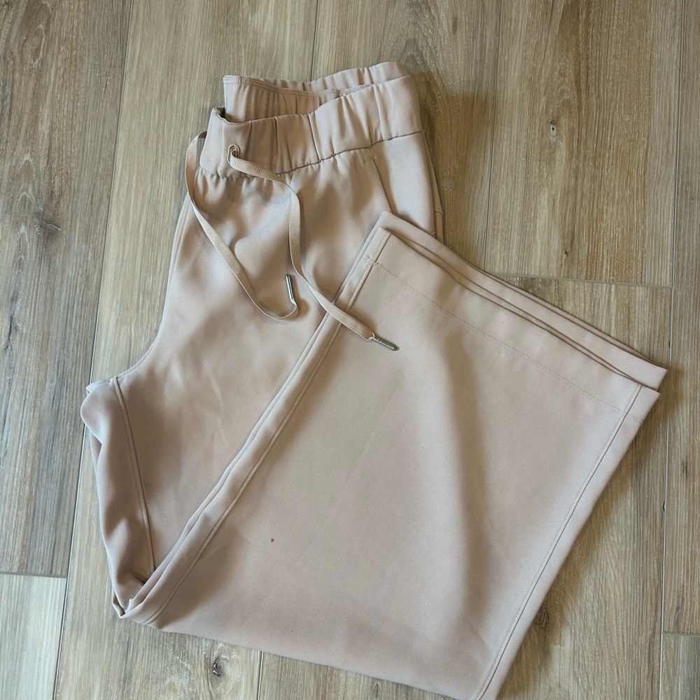 LULULEMON Wide Leg Pants in Light Beige